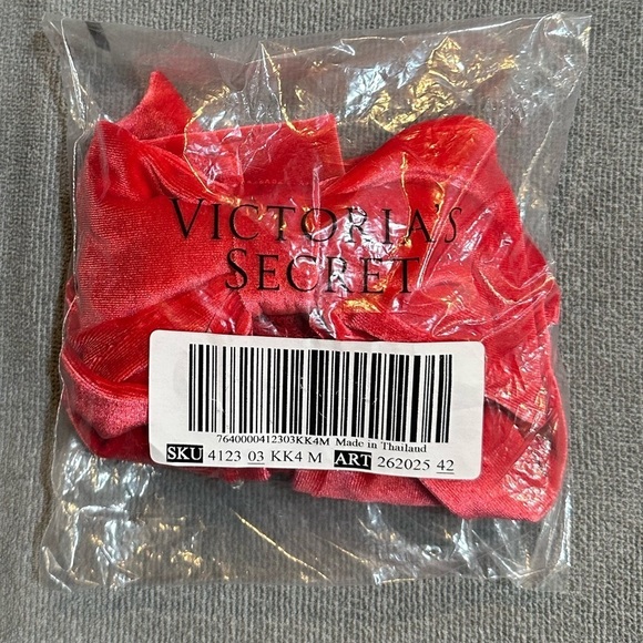 Victoria’s Secret Lace and Velvet Bow Cheekini Panty Size Medium - Picture 6 of 6